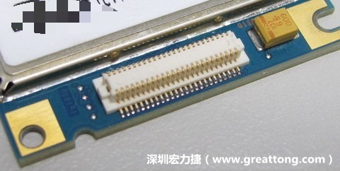 PCBA大講堂：板對(duì)板連接器下面裸銅設(shè)計(jì)，造成模組功能不良