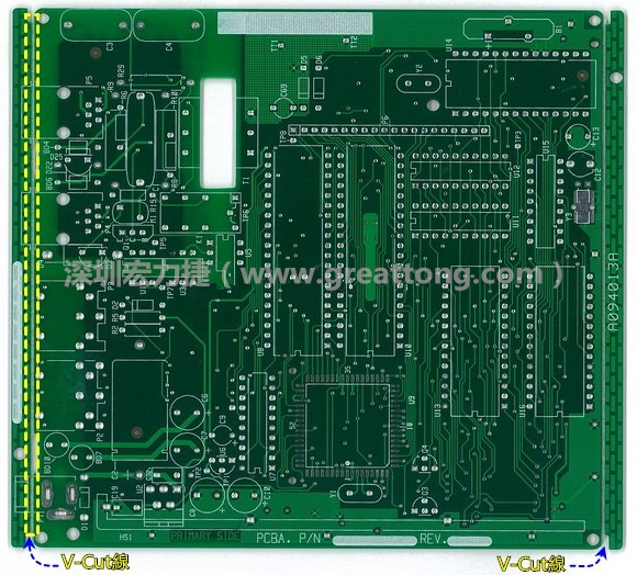 所謂【V-cut】是印刷電路板(PCB)廠商依據(jù)客戶的圖紙要求，事先在PCB的特定位置用轉(zhuǎn)盤刀具切割好的一條條分割線，其目的是為了方便后續(xù)SMT電路板組裝完成后的「分板(De-panel)」之用，因為其切割后的外型看起來就像個英文的【V】字型，因此得名。