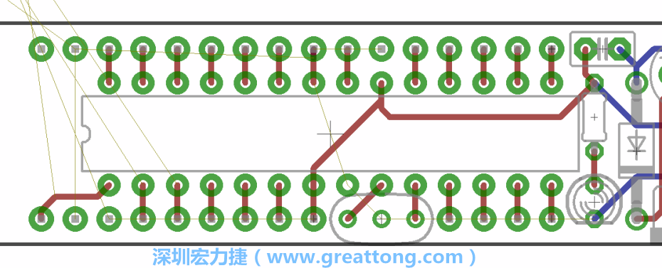 諧振器應(yīng)擺放在ATmega微控制器的針腳8、9和10旁邊，在共鳴器和微控制器中間的高頻信號線應(yīng)該要愈短愈好，此外，其它的信號線應(yīng)該要遠(yuǎn)離這個區(qū)域且配置在諧振器的下方，這樣做是為了防止不必要的無線電波干擾。