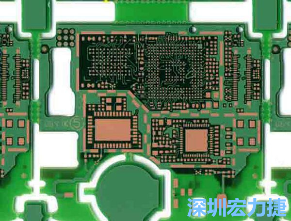 在產(chǎn)品極度要求小型化設(shè)計(jì)時(shí)，可利用HDI板材壓縮主板面積，同時(shí)具減輕重量優(yōu)點(diǎn)。