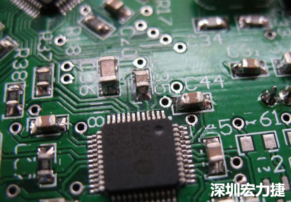 音訊電路訊號(hào)品質(zhì)，是影響操作體驗(yàn)的關(guān)鍵，電路布局要特別注意。