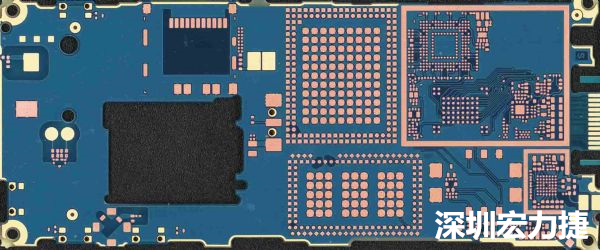 手機(jī)可用的PCB空間相當(dāng)小，而1片式的設(shè)計(jì)是節(jié)省成本的作法，如何做到區(qū)隔不同子系統(tǒng)、降低雜訊干擾，是設(shè)計(jì)關(guān)鍵。