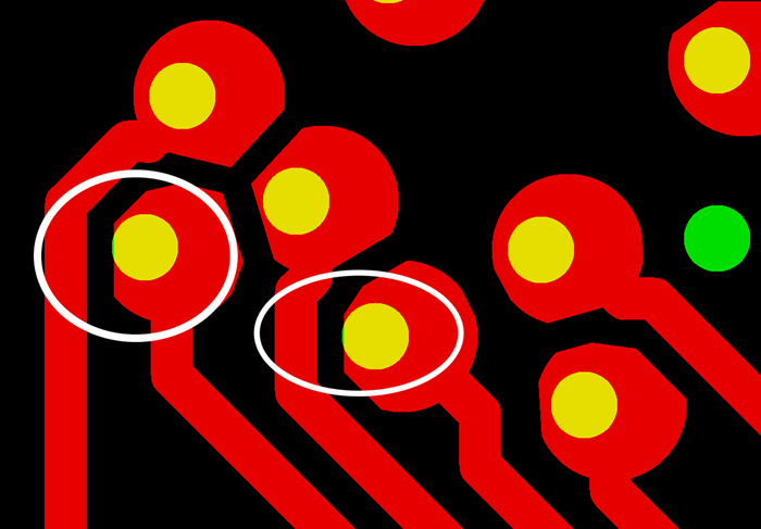 PCB生產(chǎn)會產(chǎn)生同一方向性的小小量偏移，焊盤被削的方向無規(guī)則，最惡劣的情況還會出現(xiàn)個別孔破焊環(huán)